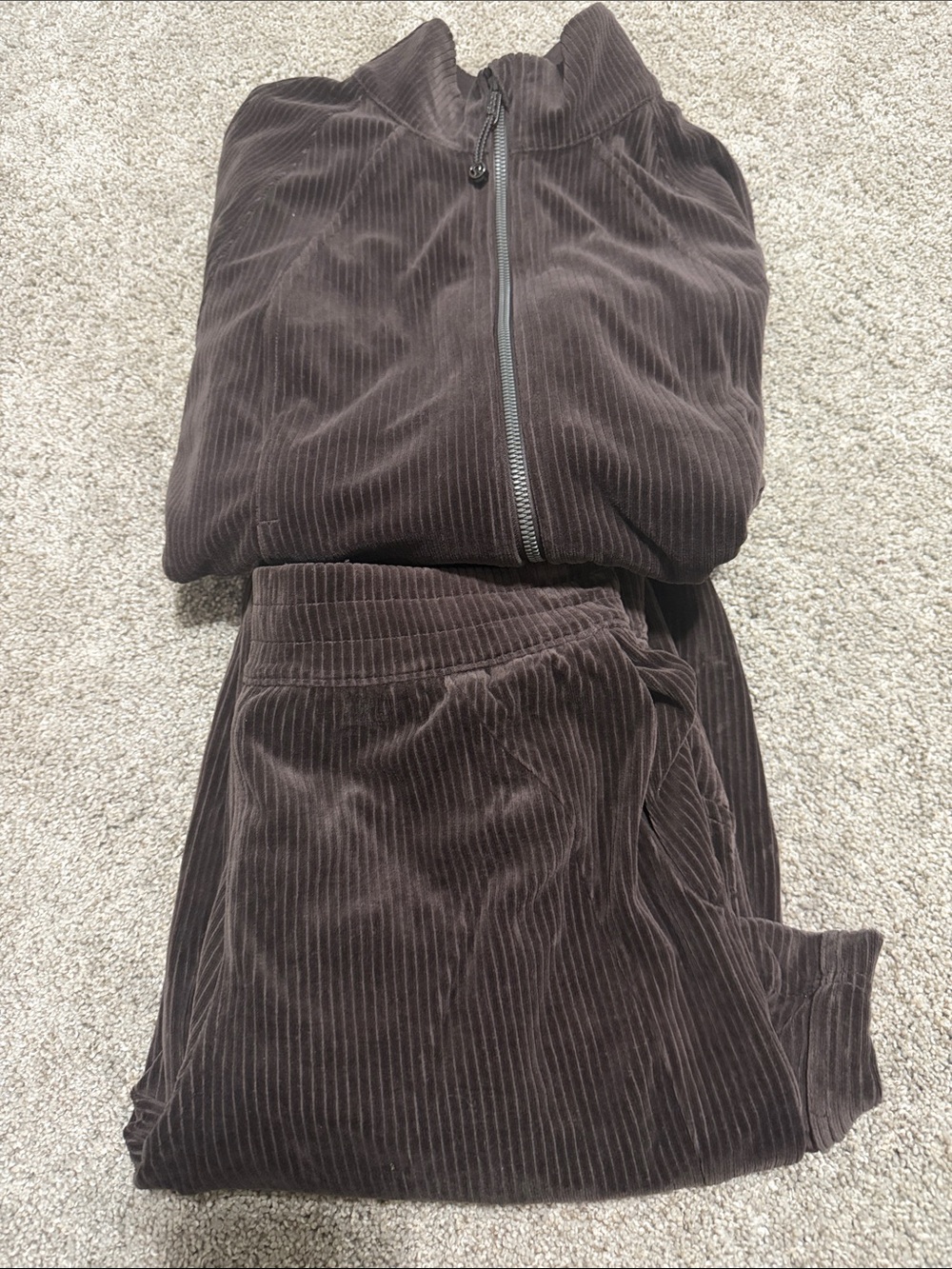 lululemon Joggers in Espresso - matching set